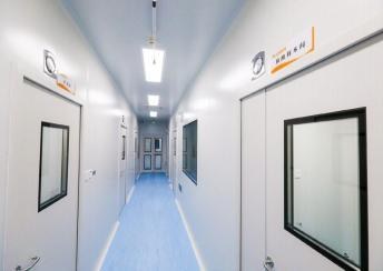 Cleanroom corridor (photo)